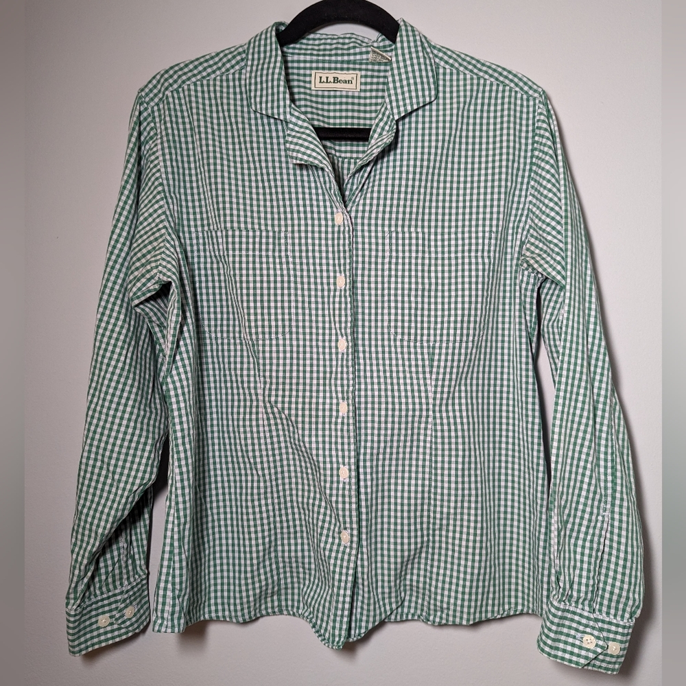 L.L. Bean Long Sleeve Button Down Cotton Polyester Shirt size M, green